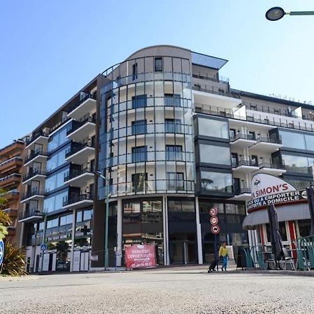 Appartement Tout Equipe Centre Ville Мантон Екстер'єр фото