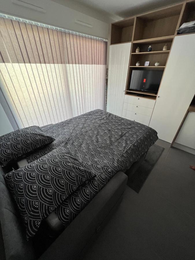 Appartement Tout Equipe Centre Ville Мантон Екстер'єр фото