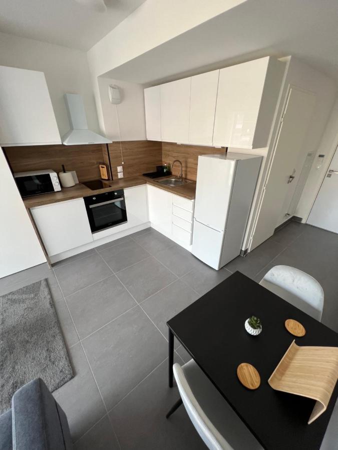Appartement Tout Equipe Centre Ville Мантон Екстер'єр фото