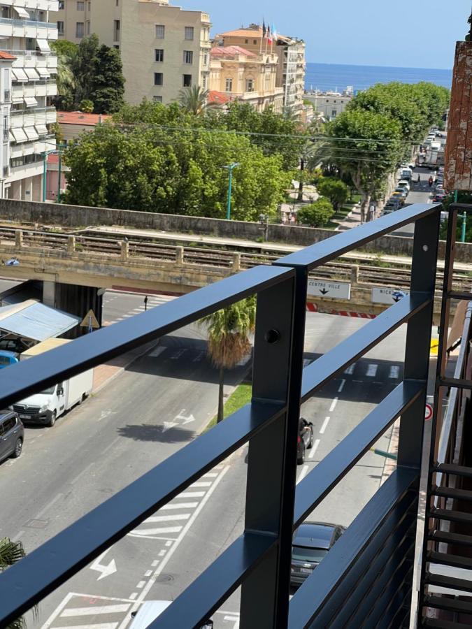 Appartement Tout Equipe Centre Ville Мантон Екстер'єр фото