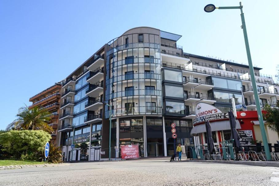 Appartement Tout Equipe Centre Ville Мантон Екстер'єр фото